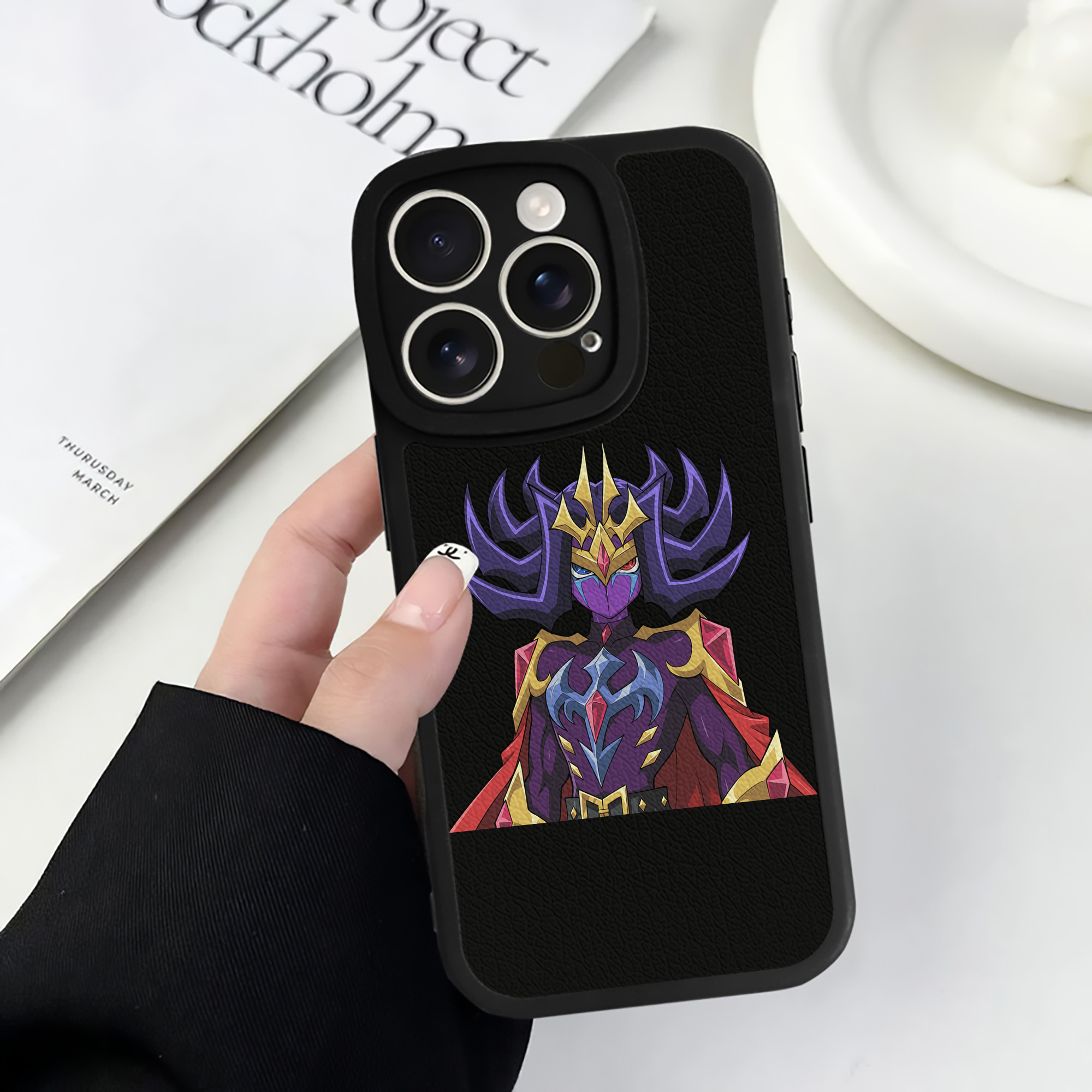 遊☆戯☆王 Yu-Gi-Oh! 【iPhone 16シリーズ対応】シリコンスマホケース（レザー調） 材質：シリコン